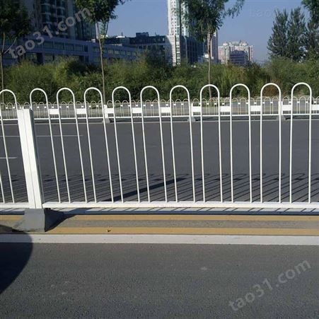 道路交通市政护栏 弯管京式护栏 道路安全隔离栏