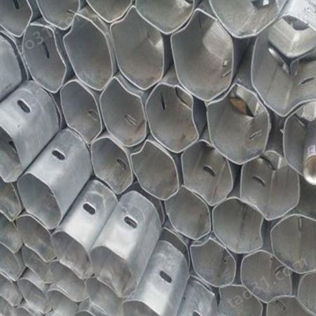 大量供应 热镀锌波形梁护栏板 立柱防阻块托架柱帽防腐 盛业交通设施 质量可靠