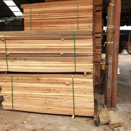 供应日本柳杉打木架木条不易断韧性好邦皓木业杉木方