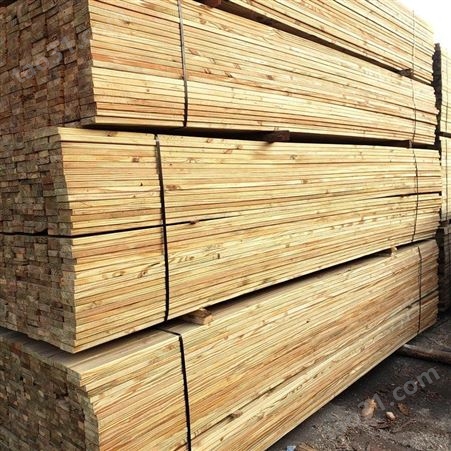俄罗斯落叶松板材建筑木方垫设备道木物流打包装木条