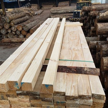 邦皓木业供应辐射松木方 现加工各种尺寸木料 易于固定不易劈裂