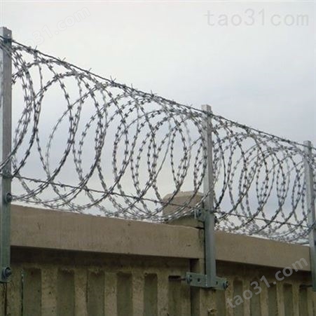 武威刺丝滚笼厂家 土字柱价格 加密柱 铁路护栏现货销售