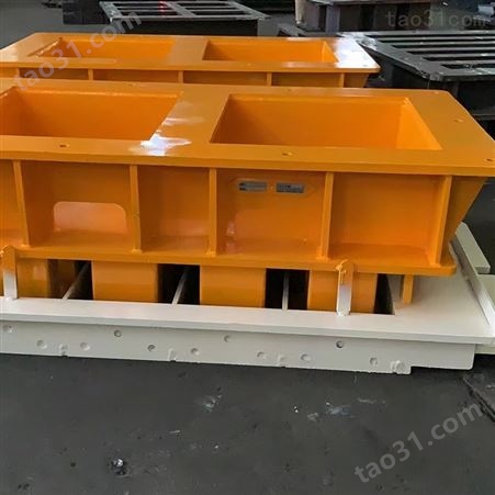 东荣水泥制砖机模具生产公司 福建漳州路沿石模具
